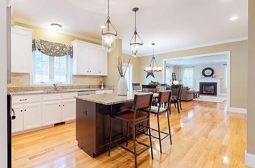 4th image of 1 Rockwood Ln