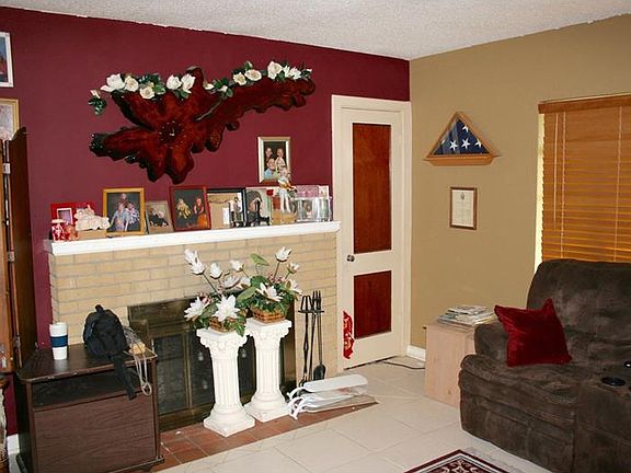 3rd image of 1221 Emmett St