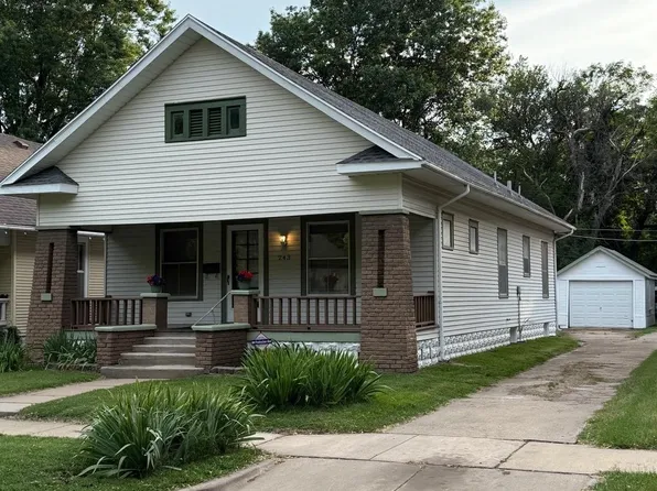 243 N Volutsia Ave, Wichita, KS 67214