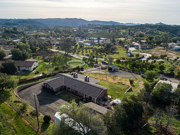2nd image of 30517 Rolling Hills Dr