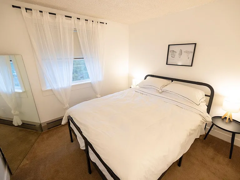 1600 NW Quincy Ave #1 — Photo 9