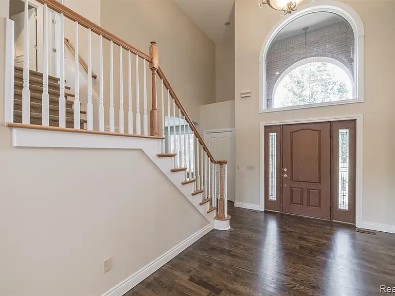 1591 Eagle Trl — Photo 2
