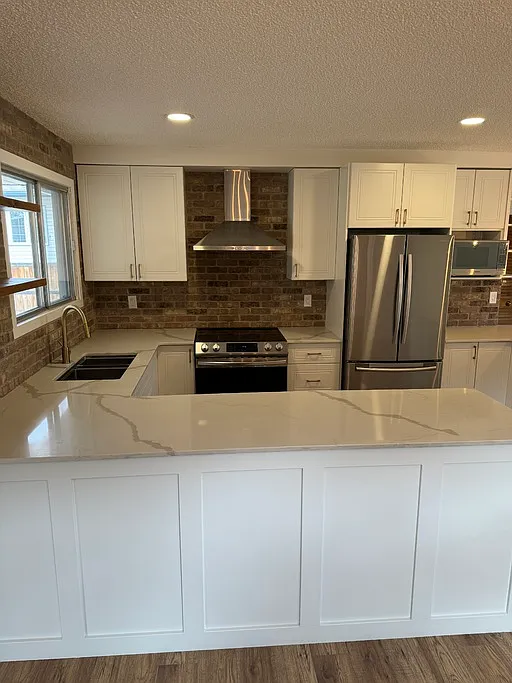 4 bed, 3.0 bath, 1321 sqft, $2,400 — Photo 2