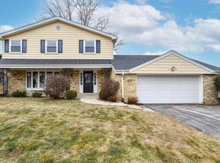 2955 N 122nd St, Wauwatosa, WI 53222