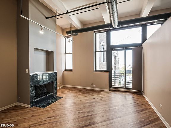 4th image of 2222 W Diversey Ave APT 404