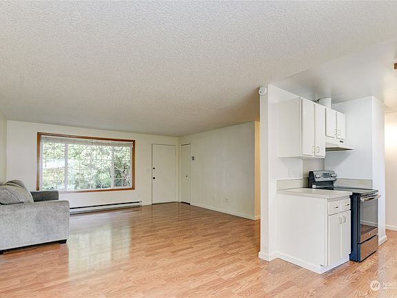 4th image of 7515 Mesplay Avenue SE