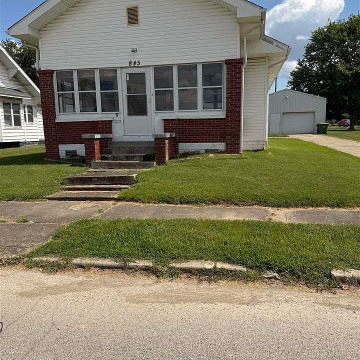 1st image of 845 N Main St