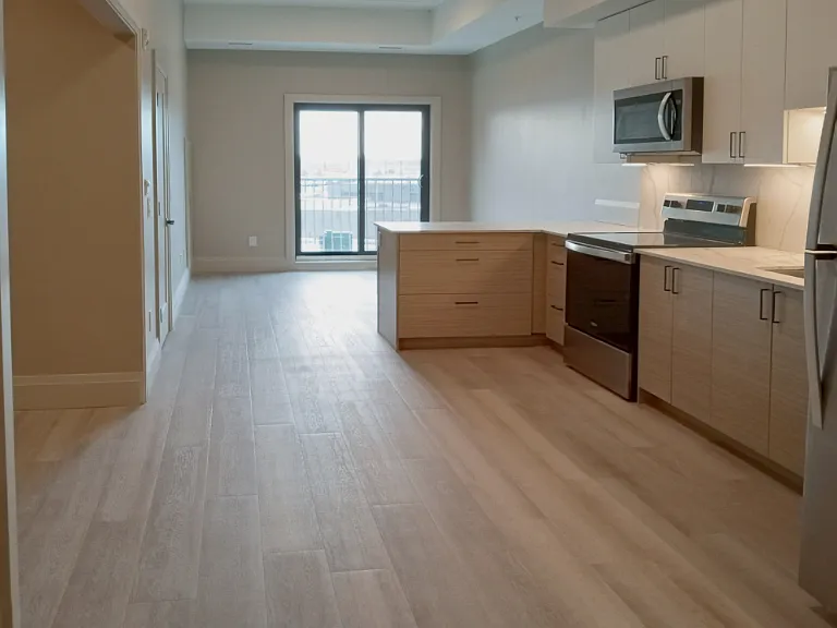 75 Barrie Rd — Photo 15