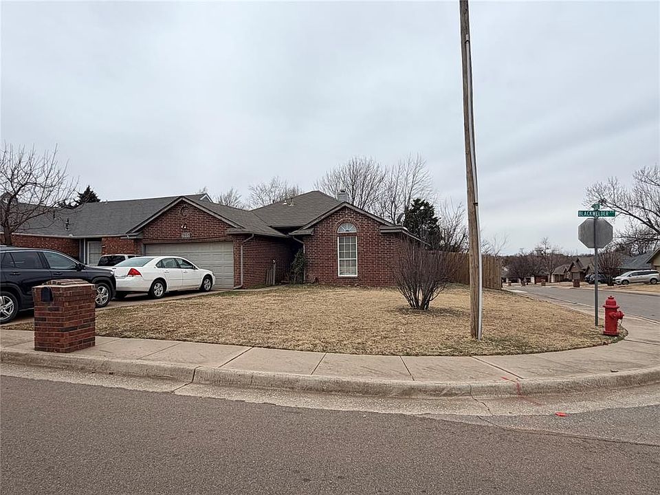 2nd image of 1005 N Blackwelder Ave