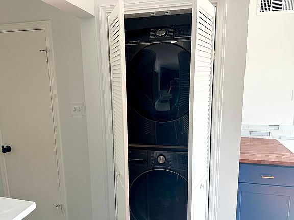 3rd image of 7718 Royal Ln APT C