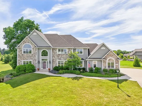 W337N8059 Prairie Hollow DRIVE, Oconomowoc, WI 53066