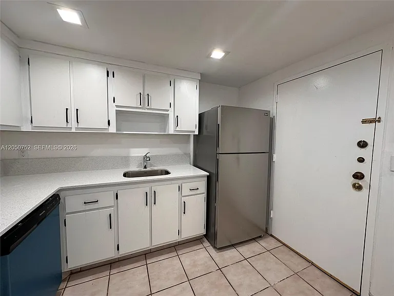2025 NE 164th St #1008 — Photo 13