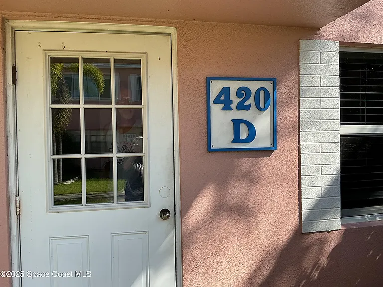 420 Monroe Ave #D202 — Photo 2
