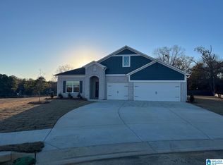 1153 Birchwood Ln, Alabaster, AL 35007