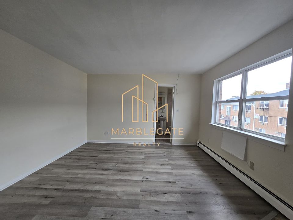2nd image of 392 Stuyvesant Ave #21A
