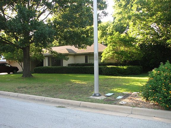 3rd image of 3612 Wooten Dr