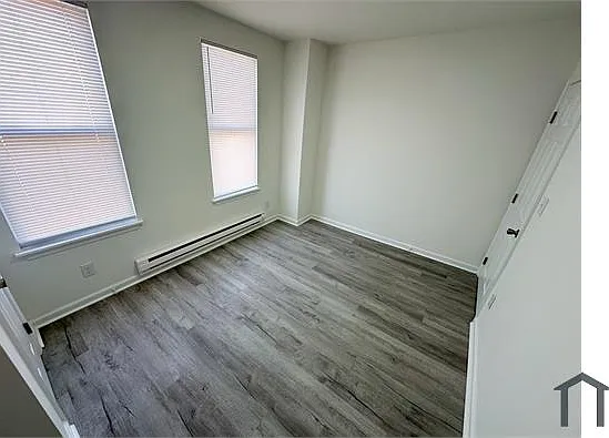 2153 W Grange Ave — Photo 8