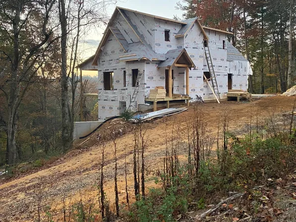 6 Black Walnut Pl, Ellijay, GA 30536