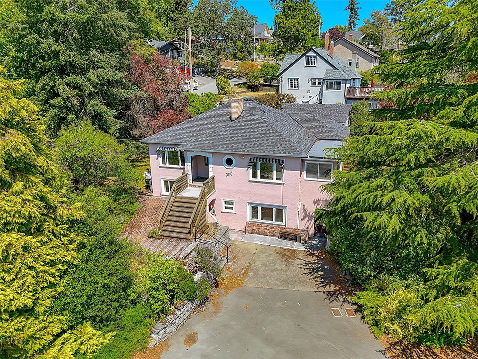 1st image of 430 Gorge Rd W