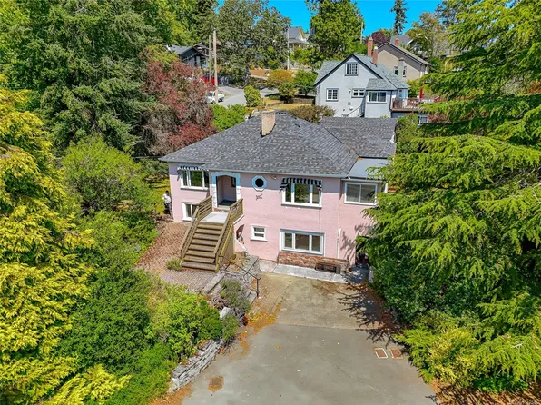 430 Gorge Rd W, Saanich, BC V9A 1N1