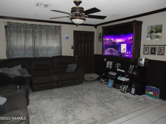 3rd image of 1418 David Braquet Dr