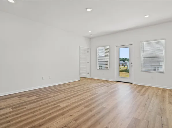 3702 Olivia Dr, Ocean Springs, MS 39564