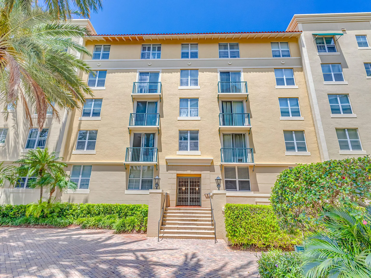 1 bed, 1.0 bath, 756 sqft, $3,000 — Photo 2