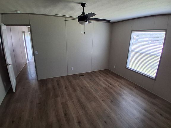4th image of 175 Oak Crest Dr