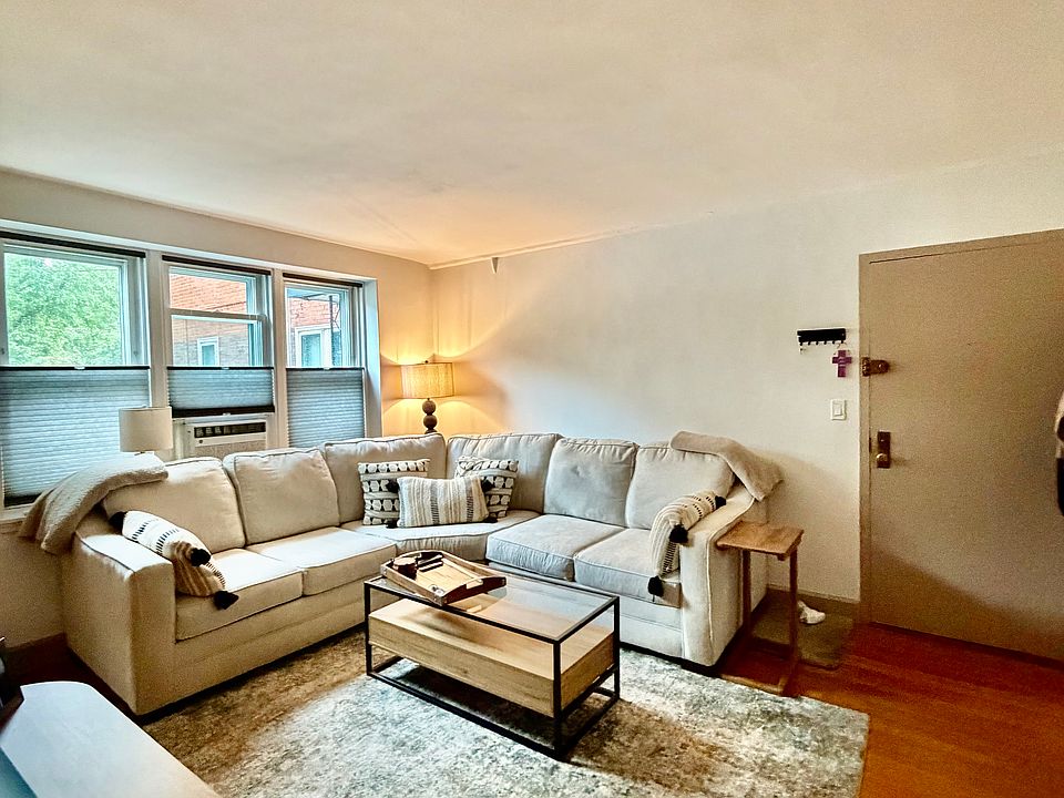 1st image of 145 Farragut Rd APT 1