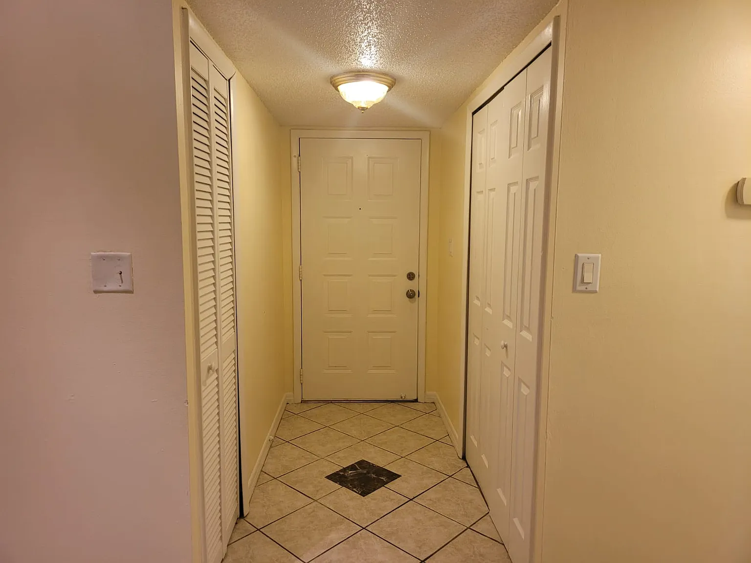 2 bed, 1038 sqft, $2,000 — Photo 2