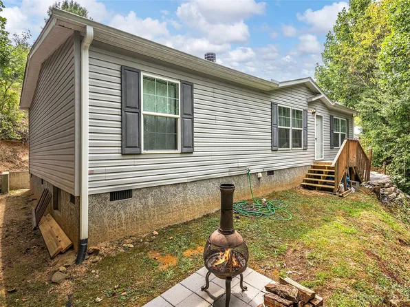24 Goose Creek Rd, Swannanoa, NC 28778