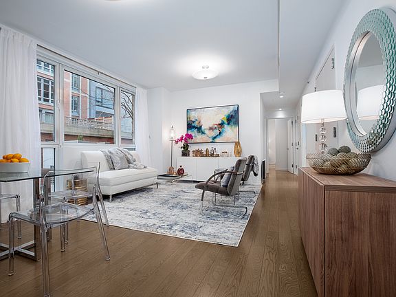 3rd image of 22 Renwick St #2B