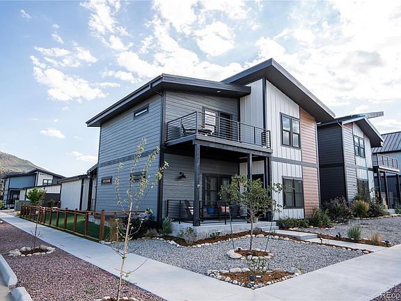 2nd image of 10501 Engelmann Avenue