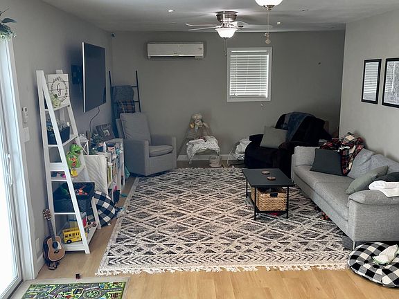 3rd image of 531 27th Ave S #B