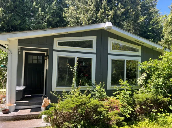 21381 Jefferson Beach Rd NE, Kingston, WA 98346