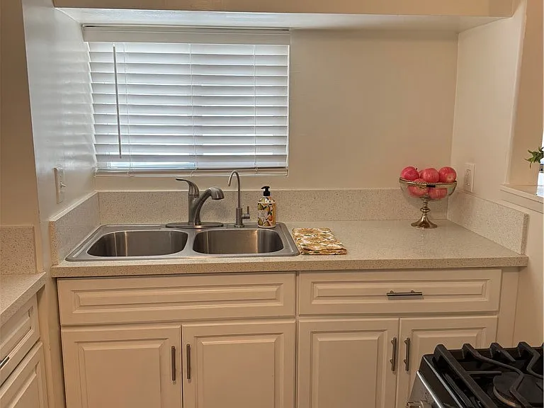 11286 1/2 San Mateo Dr #1 — Photo 3
