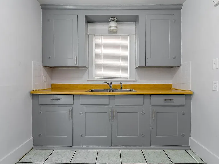 74 7th St NW — Photo 1