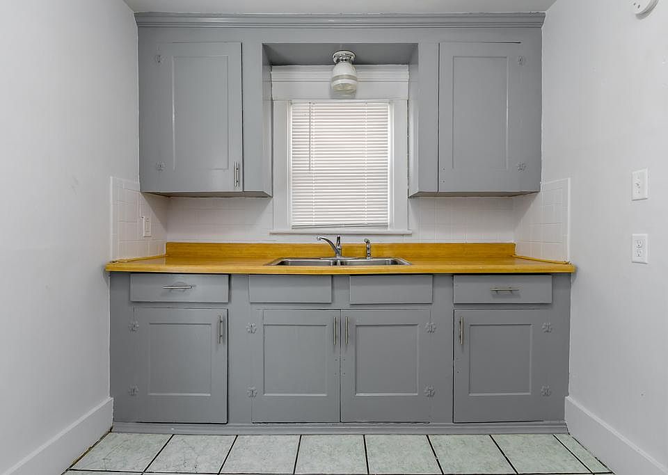 1st image of 74 7th St NW