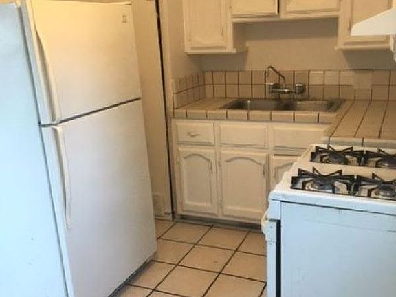 2nd image of 846 Jeanne Ave #2