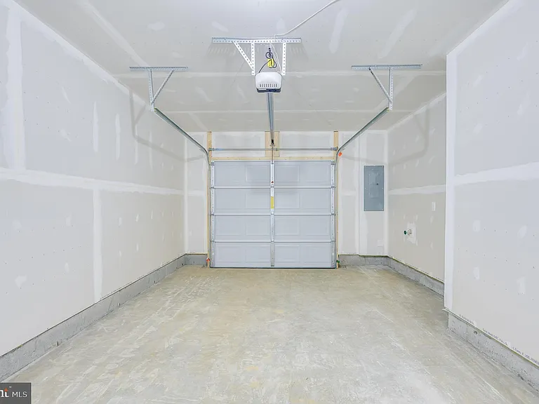 450 Seeback Dr — Photo 34
