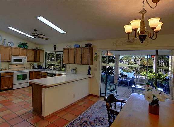 4th image of 447 NE Ficus Ter