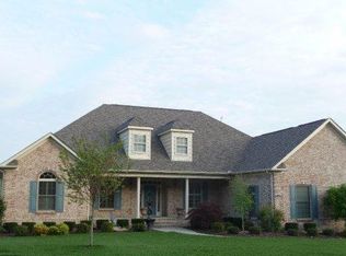 979 Windward Point, Lenoir City, TN 37772