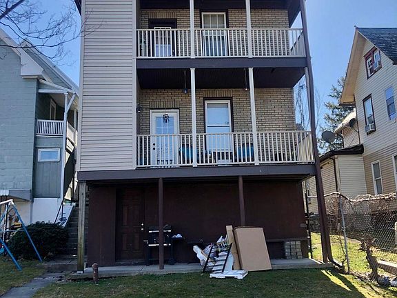 3rd image of 138 Dana St