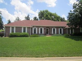 131 E Lake Dr, Salina, KS 67401