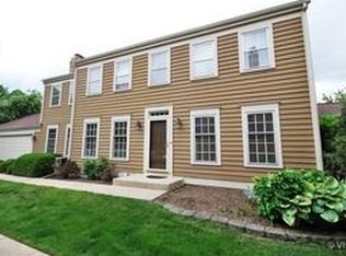 1593 Stonebridge Trl, Wheaton, IL 60189