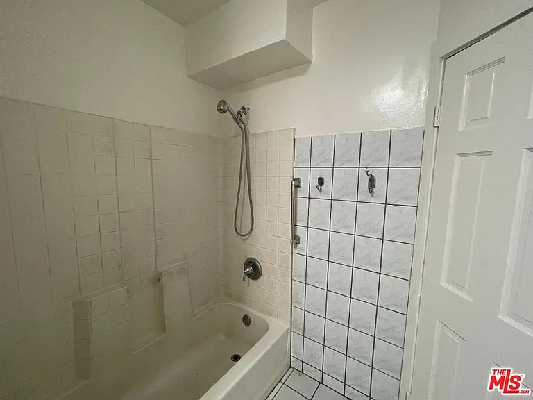 708 W Vernon Ave — Photo 12