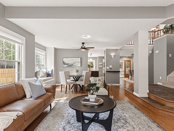 3rd image of 3038 Sunmeadow Ct