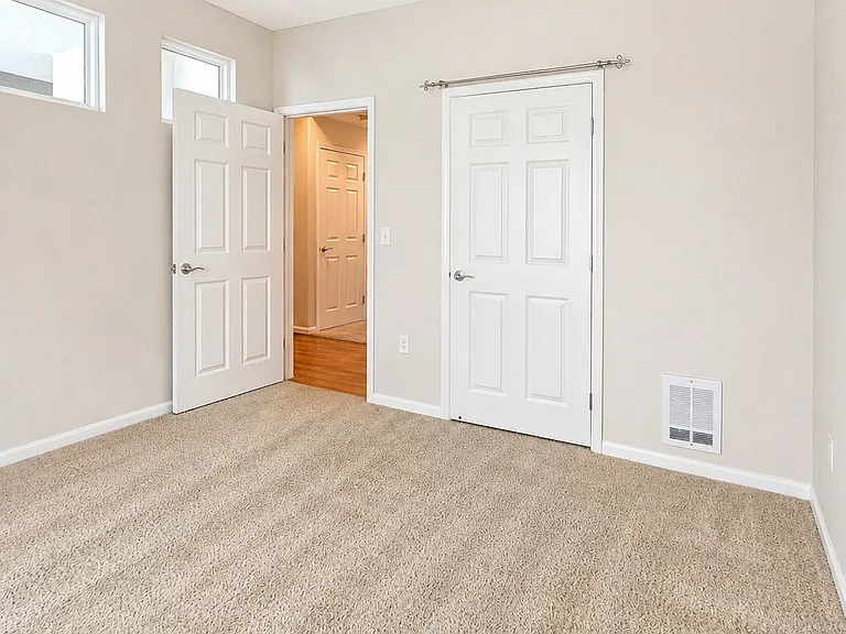 1121 40th St #4401 — Photo 12