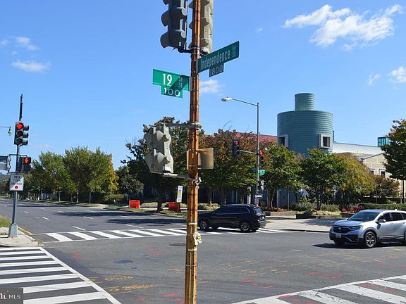 5th image of 1840 Independence Ave SE