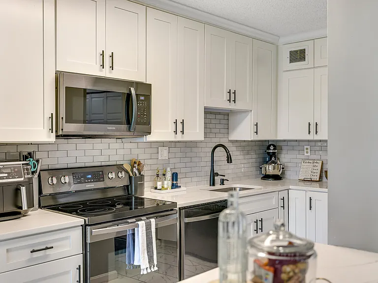 5500 Holmes Run Pkwy #510 — Photo 6
